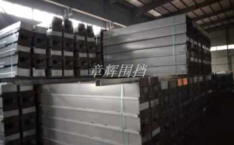 如何避免金屬圍擋對周圍環(huán)境造成視覺污染？