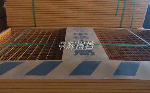 金屬圍擋的材質(zhì)對其清洗方式有何影響？(探究不同材質(zhì)金屬圍擋的清洗方法)