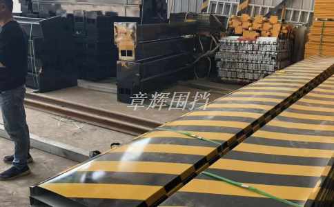 金屬圍擋在道路和交通建設(shè)中的作用是什么？